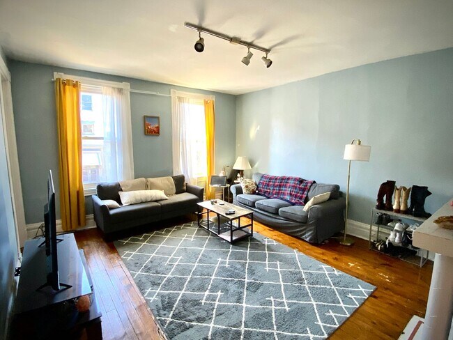 Foto del edificio - 715-17 Summerlea St