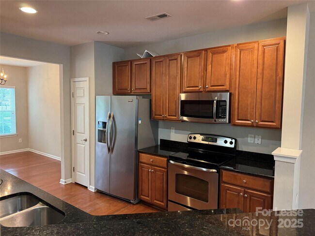 Foto del edificio - 9457 Alice McGinn Drive