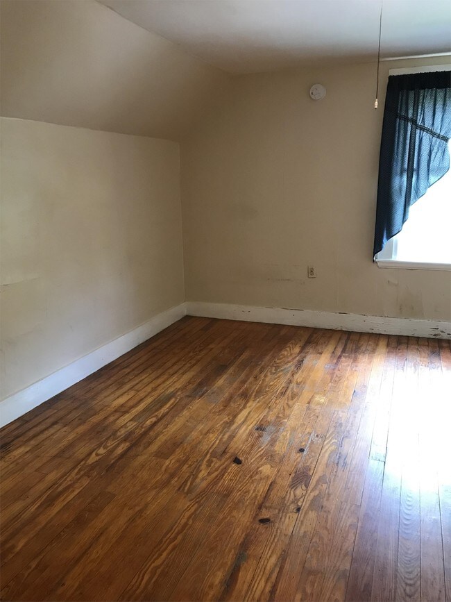 180 Main St Unit ROOM5A, Gorham, ME 04038 Room for Rent in Gorham, ME