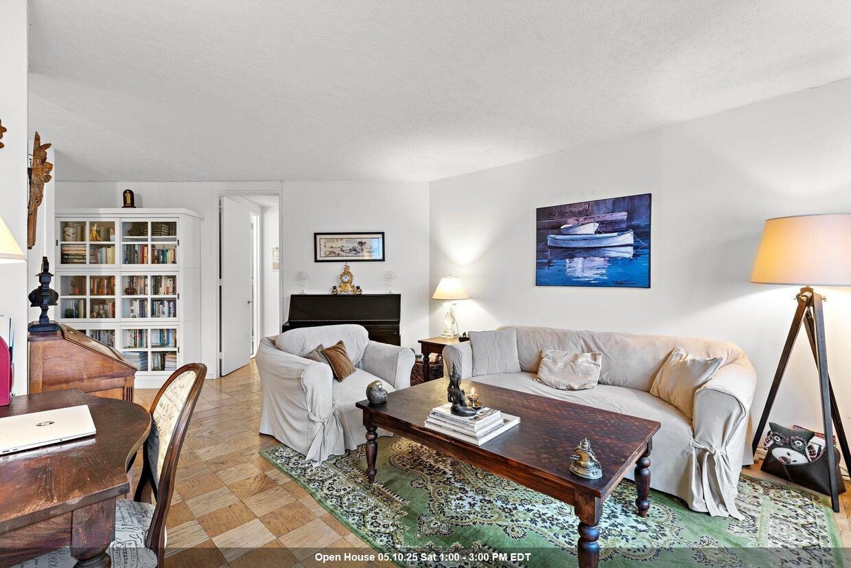 Foto principal - 7004 JFK Blvd E