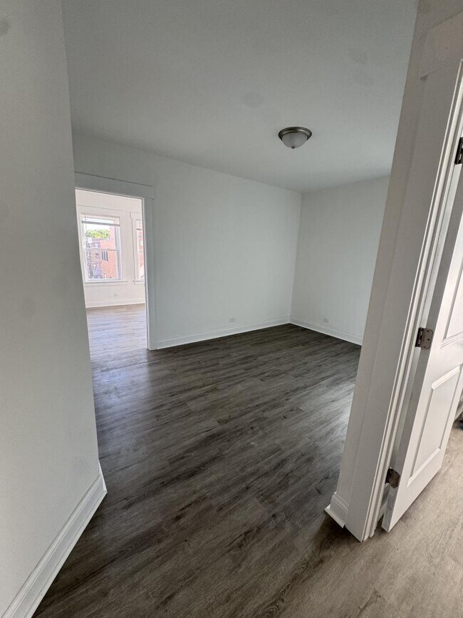 Foto del edificio - 1650 W Morse Ave