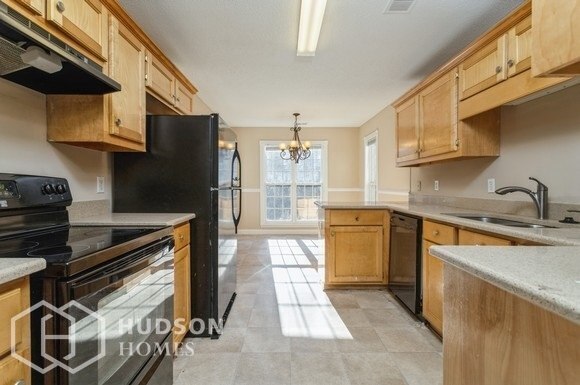 Building Photo - 39 Wildwood Ln