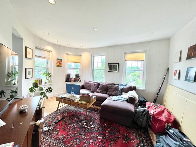 Building Photo - 5 Braemore Rd