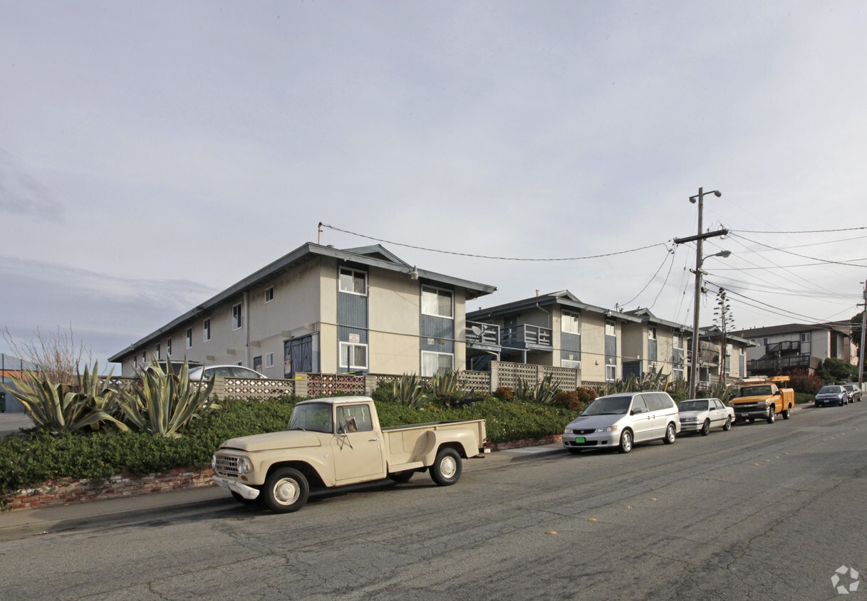 944 - 966 Amador Ave - 944-966 Amador Ave