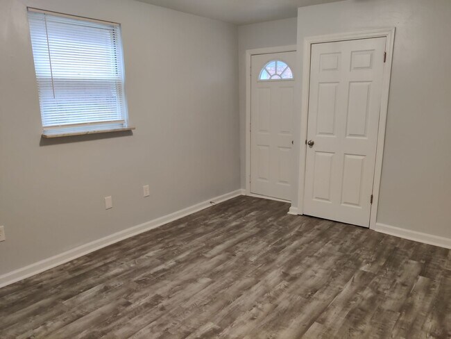 Foto del edificio - 4709 Corday Way