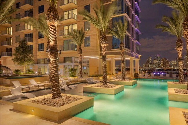 Foto del edificio - 3233 W Dallas St