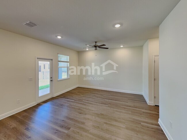 Building Photo - 5932 Pinewood Ests Dr