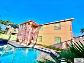 Building Photo - 144 Country Club Rd