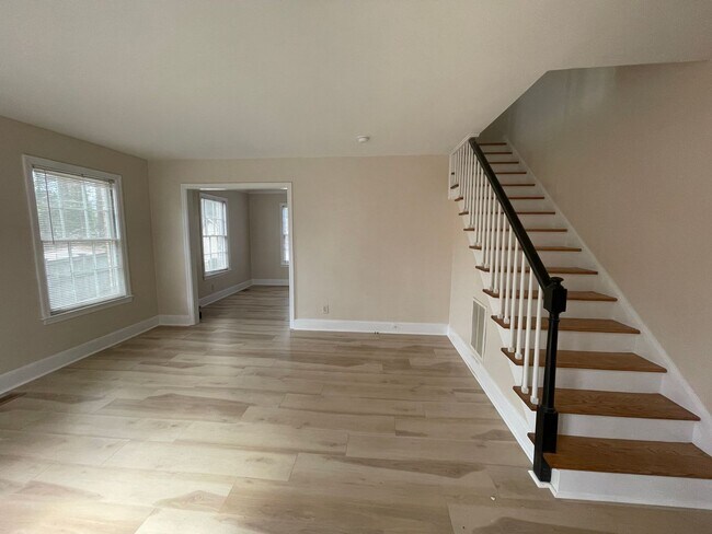 Foto del edificio - 1629 Brennen Rd