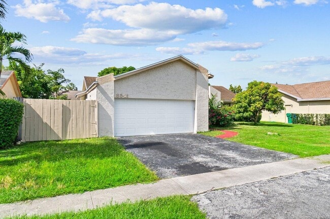 Building Photo - 8541 NW 48th St
