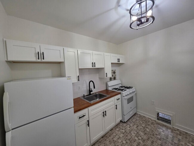 Foto del edificio - 124 Dawes Ave