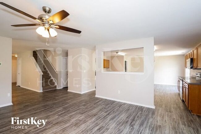 Building Photo - 933 Silverberry St