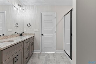 Building Photo - 247 Susan Lynn Dr