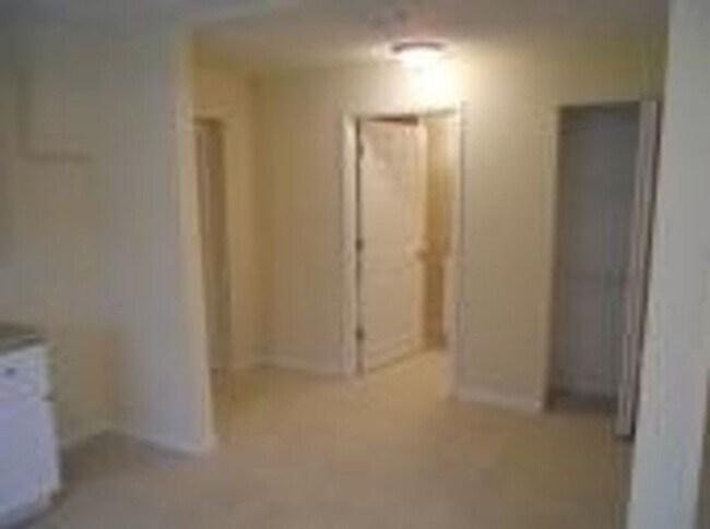 Building Photo - 4/2 Available at 6911 Miss Muffet!