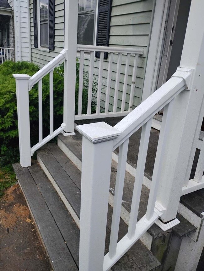 Building Photo - 17 Mann St