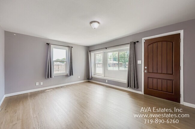 Foto del edificio - 1739 E 5th St