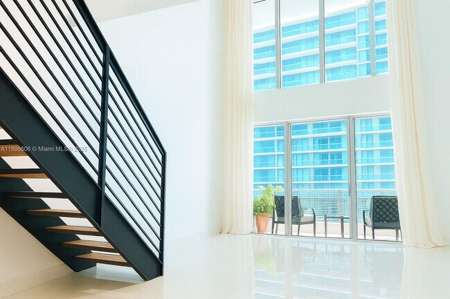 Foto del edificio - 60 SW 13th St