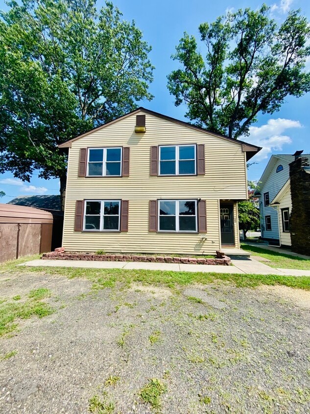 Primary Photo - 204 Gateway Blvd