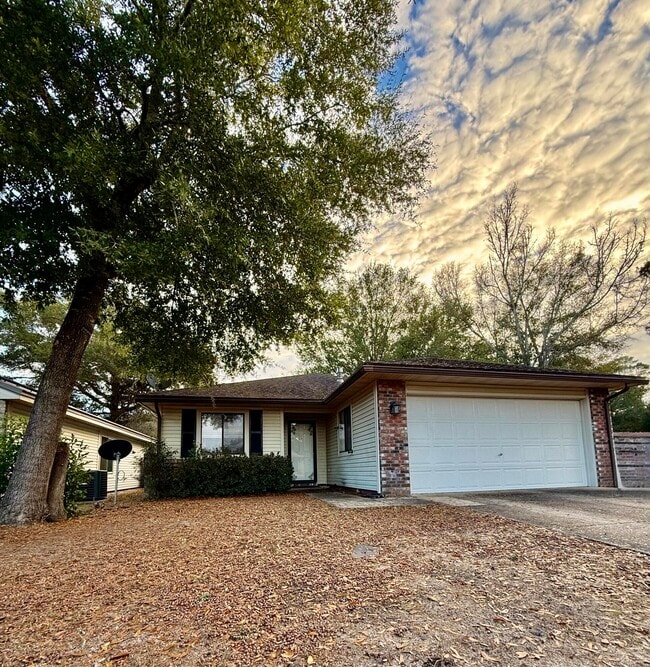 Building Photo - 2908 Alpine Pl