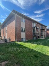 Building Photo - 3341 Holdrege St