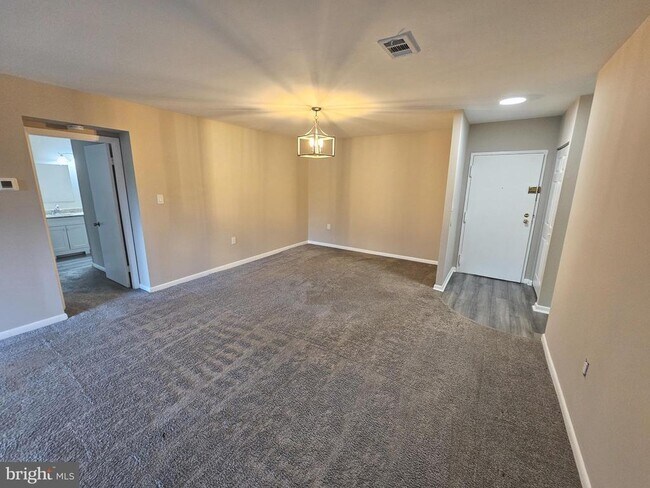 Foto del edificio - 6711 Park Heights Ave