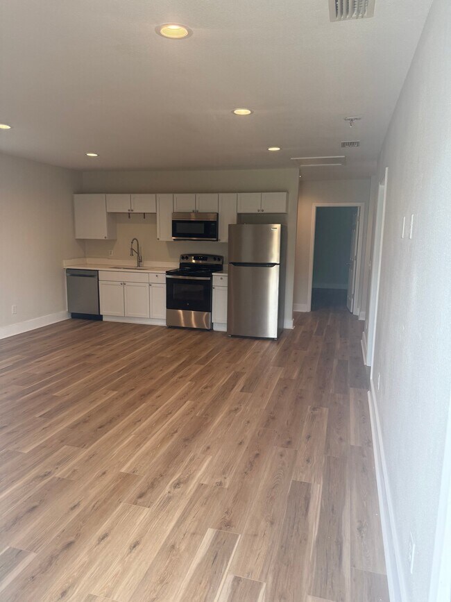 Foto del edificio - 709 E 10th St