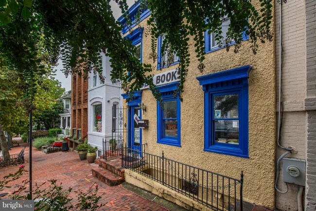 Building Photo - 1660 33rd St NW