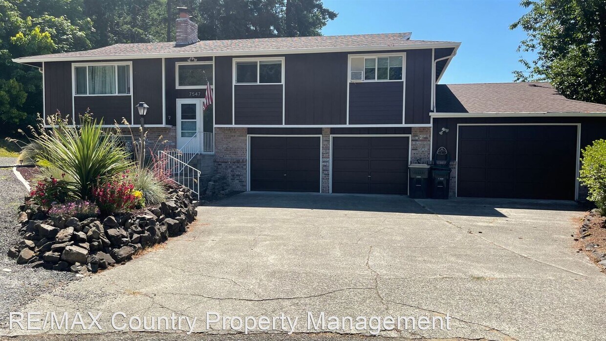Primary Photo - 4 br, 3 bath House - 7547 13th Ave Se
