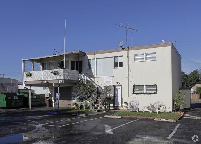 1991 Newport Blvd Costa Mesa Ca 92627 Apartments Primary Photo 1991 Newport Blvd