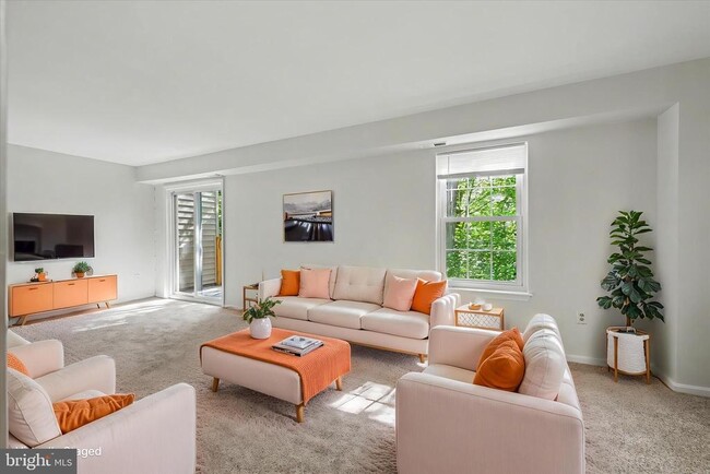 Foto del edificio - 678 Newbridge Ct
