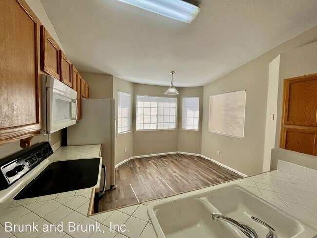 Foto del edificio - 4 br, 3 bath House - 6179 Montero Circle