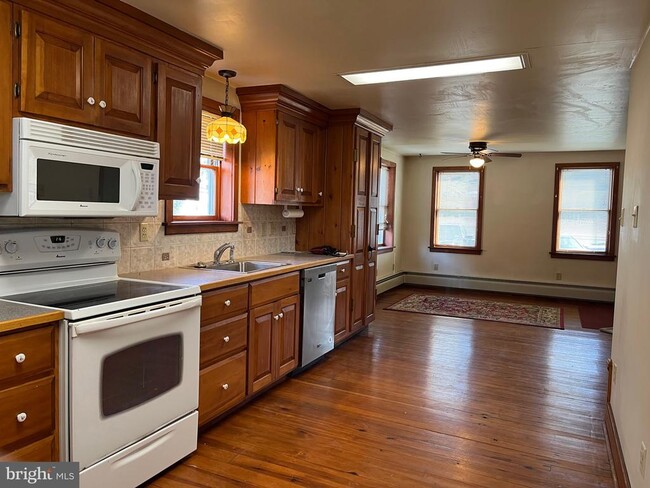 Building Photo - 2168 Milford Square Pike