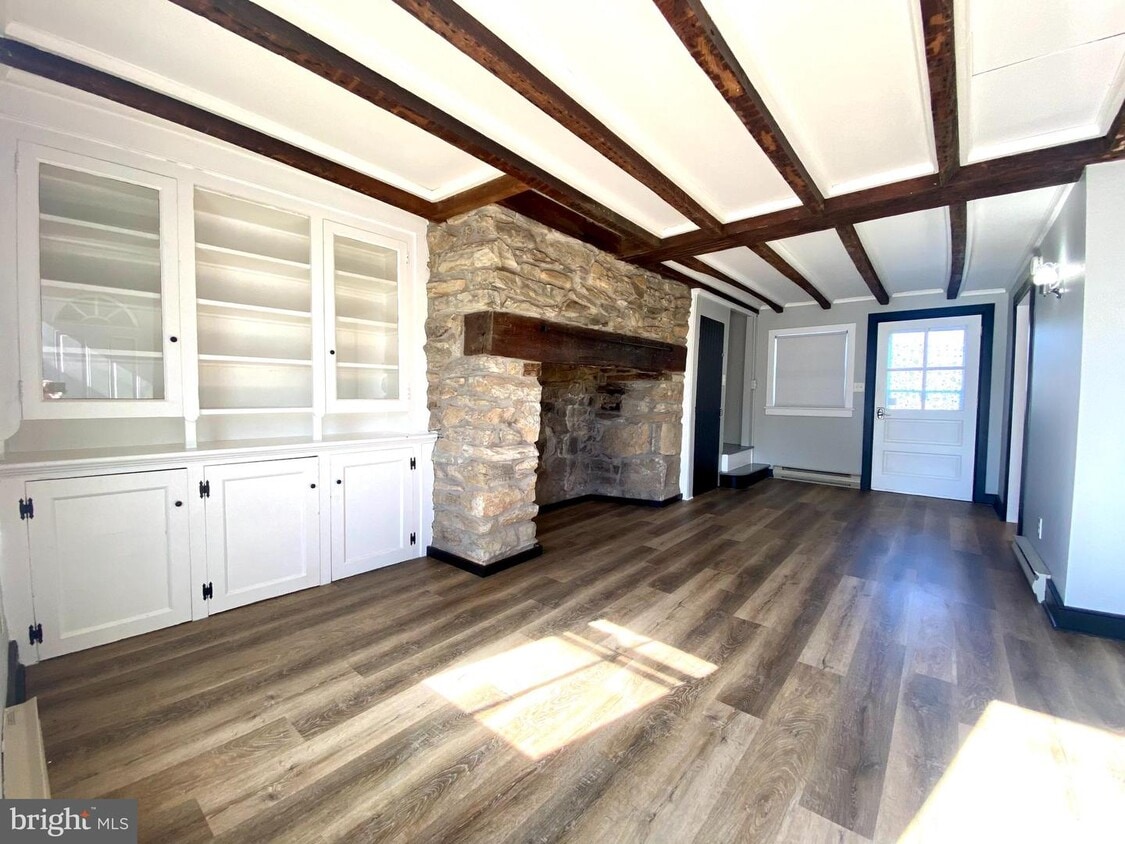 2927 W Lincoln Hwy, Coatesville, PA 19320 Townhome Rentals in Coatesville PA