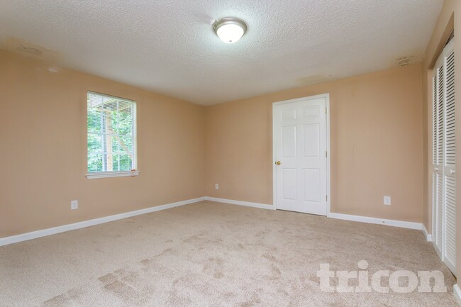 Building Photo - 6260 Phillips Lake Way