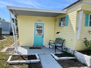 Building Photo - 1654 Clearwater Largo Rd