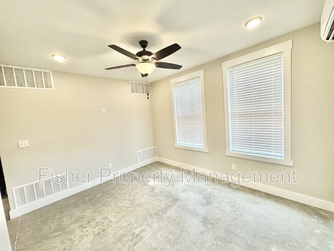 Photo - 202 W 15th St Apartment