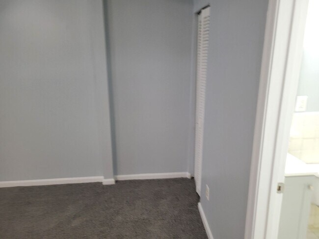 Building Photo - Spacious 3 BR/2 BA Townhome  in Greenway!