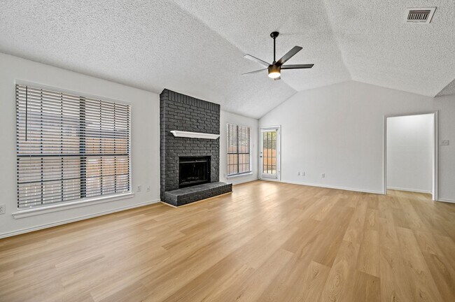 Foto del edificio - 4042 St Christopher Ln