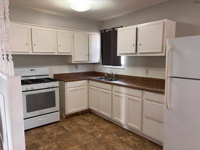 Foto del edificio - 1407 Harris Ln