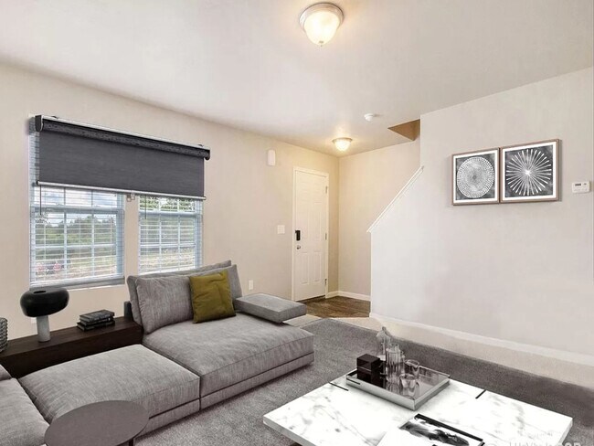 Foto del edificio - Large Colonial for Lease with Kalamazoo Pr...