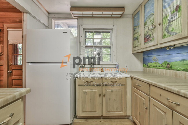 Building Photo - 266 Glenridge Dr