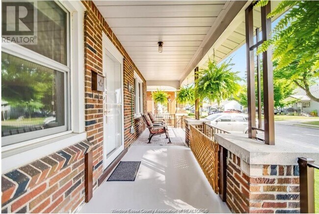 Photo du bâtiment - 1197 McKay Ave