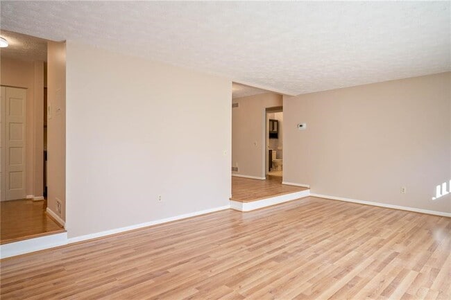 Building Photo - 19 Great Wood Ct