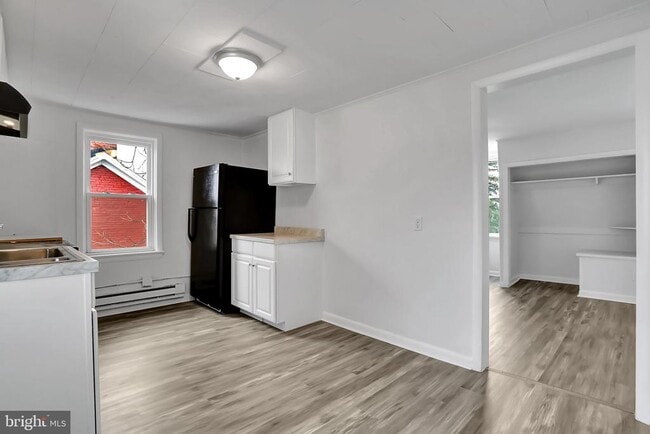 Foto del edificio - 655 S Potomac St