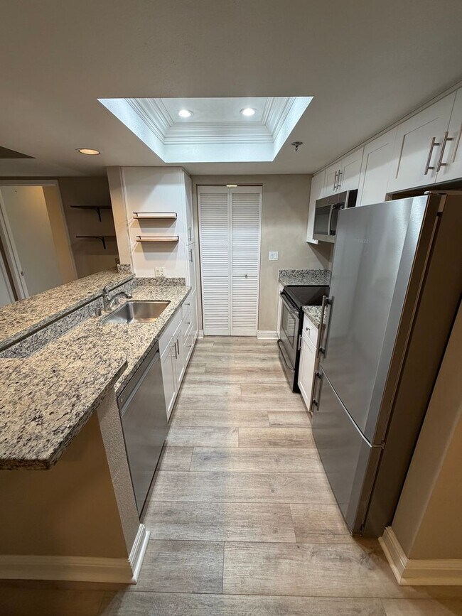 Foto del edificio - 2 Bed 2 Bath Condo In Walnut Creek W/ Garage