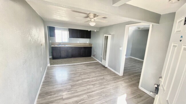 Building Photo - 1620 Orange Dr