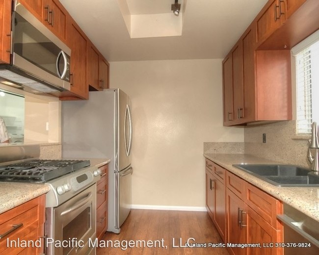 Building Photo - 710 5th St