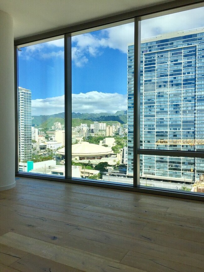 Foto del edificio - Kakaako: Ae'o - 2 Bed, 2 Bath Condo with one Parking