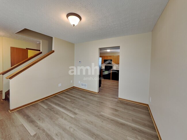 Foto del edificio - 5161 Tyler Henry Dr