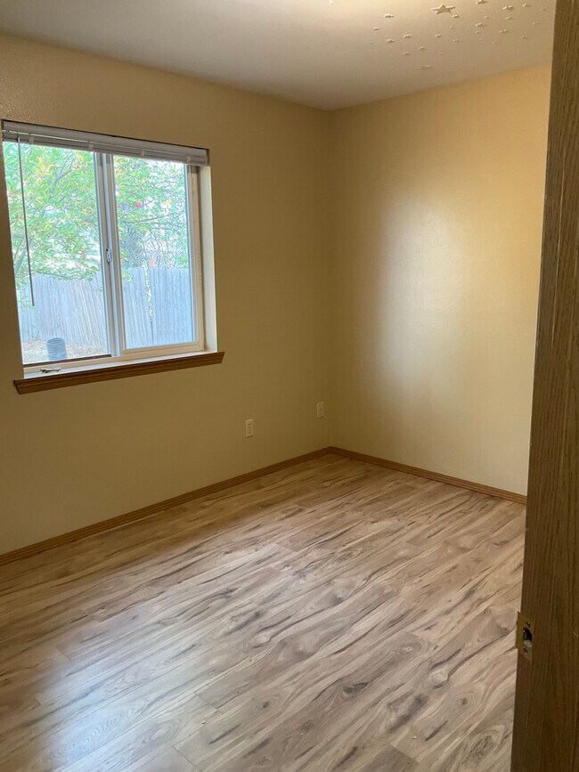 Foto del edificio - 1406 N Cora St